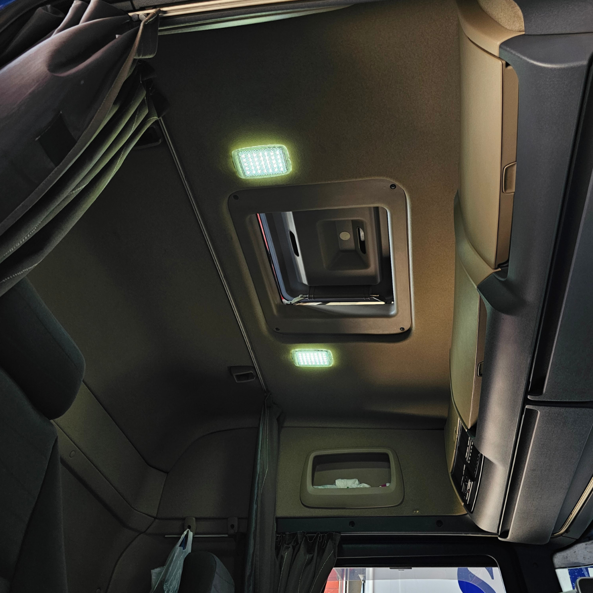 Scania R,P,G-Series Dual Colour Interior LED Lights (2004-2016)