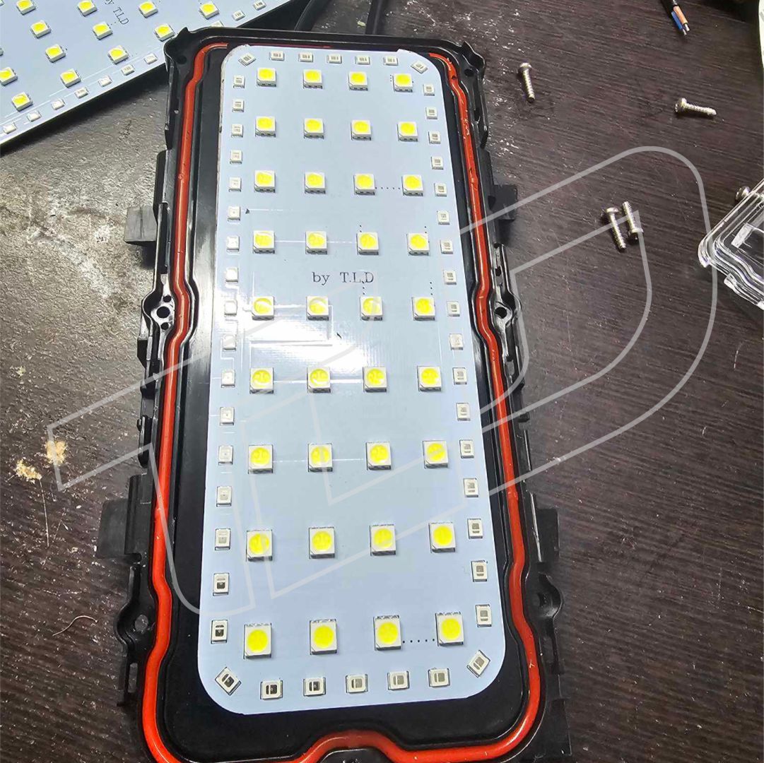 Volvo V5 Dual Colour interior lights (2020+ models)